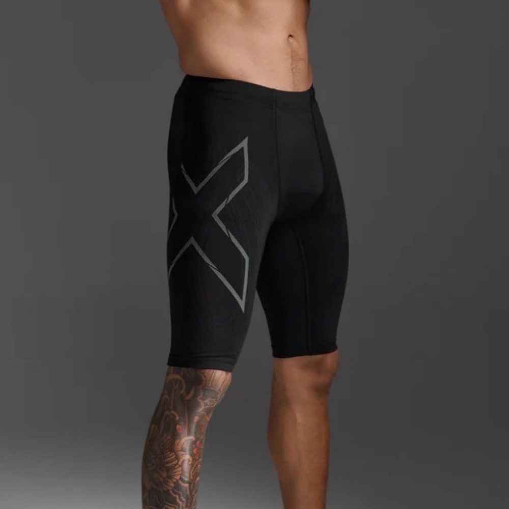 2XU LIGHT SPEED COMPRESSION SHORTS